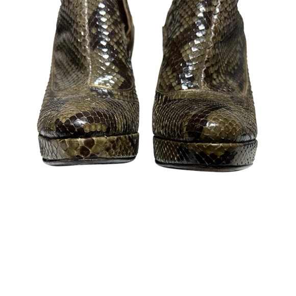 PRADA SNAKESKIN HIGH HEEL ANKLE BOOT
OLIVE GREEN WITH GOLD LEATHER LINING 39 1/2 - Picture 4 of 13